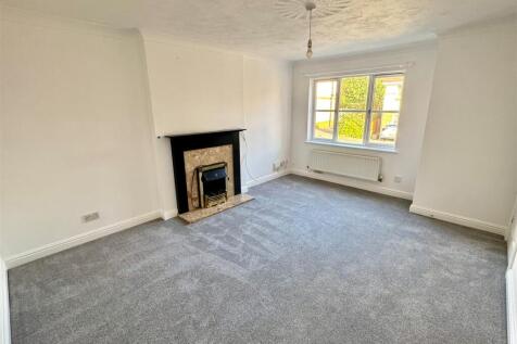 123 Penmere Drive Lounge