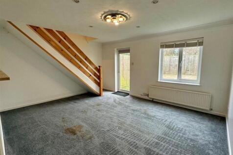 7 School Close Lounge