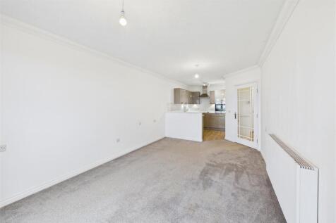 Lounge to kitchen
