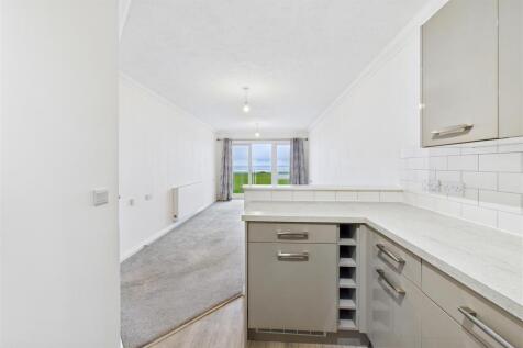 Kitchen to lounge