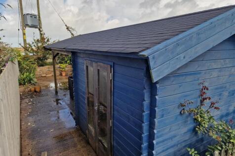 Storage Shed and outside dining.jpg
