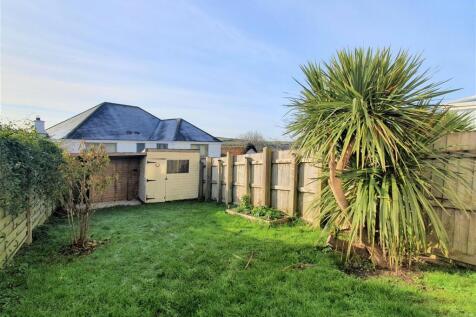 8 Luxon Drive Garden