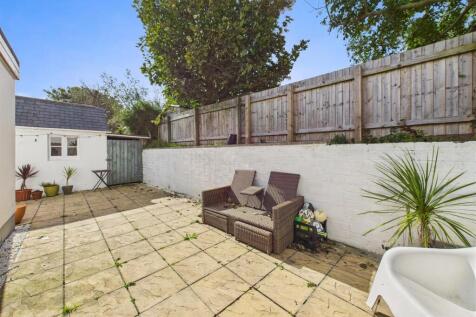 Rear Patio Garden