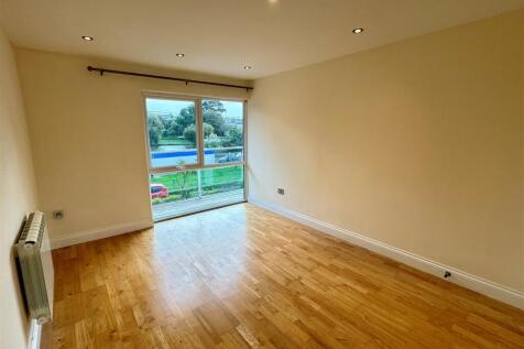 3 Lakeview Court Bedroom 1