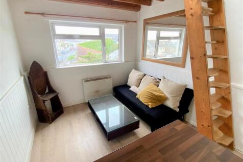 Flat 3, 1 Trenance Road Living Area