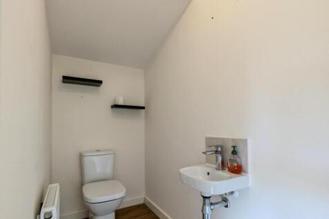 27 Red Cove Close WC