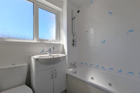 Bathroom 2.jpg