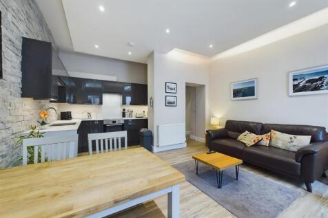 Lounge Kitchen 1