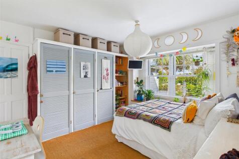 Back Bedroom.