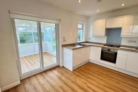 18 Whitegate Road Kitchen