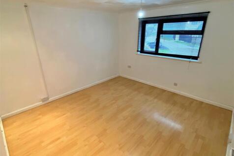 47 Tremear Green Bedroom 1