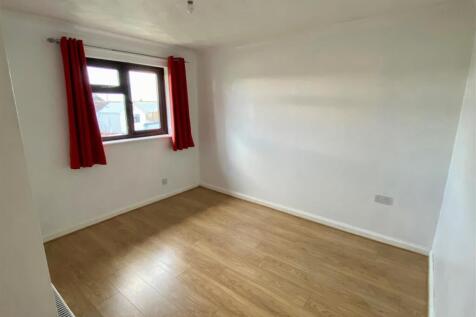 47 Tremear Green Bedroom 2