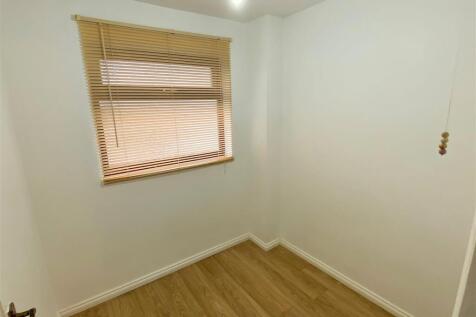 47 Tremear Green Bedroom 3