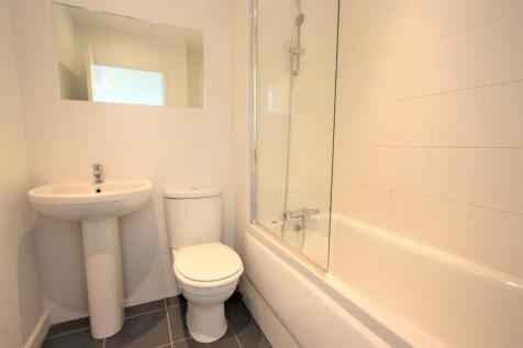 10 Wartha Mews Bathroom
