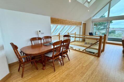 Caledonian House Dining Area