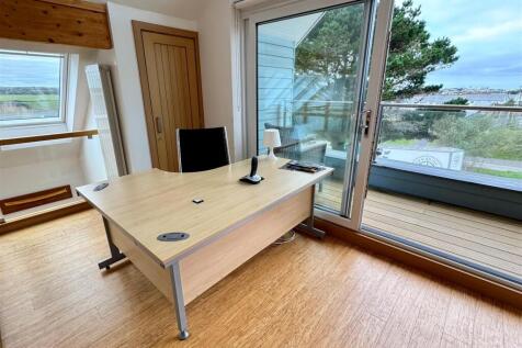 Caledonian House Desk Area