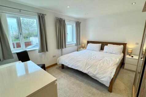 Caledonian House Bedroom 1
