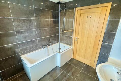 Caledonian House Bathroom