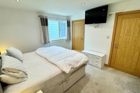Caledonian House Bedroom 2