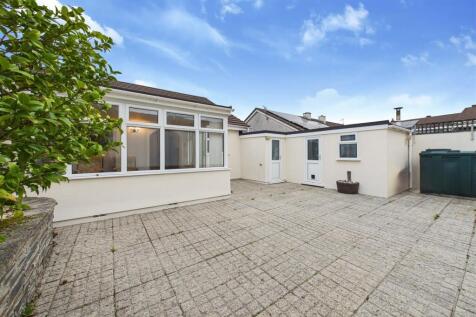 Rear Garden/Garage/Store