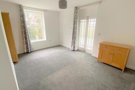 Lower Deck, 14 Headleigh Road Bedroom 1