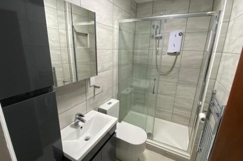 Lower Deck, 14 Headleigh Road Shower Room