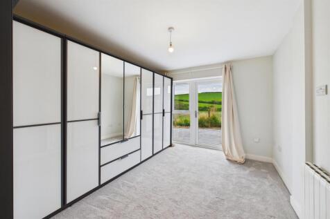 The Wave Ground Floor Bedroom