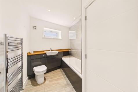 The Wave Lower Floor Bathroom