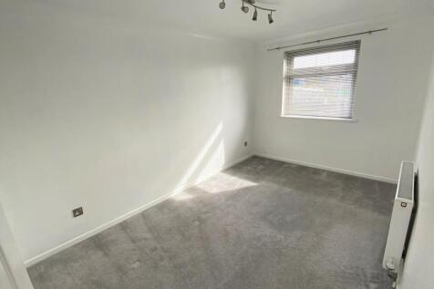 40 Reeds Way Bedroom 1