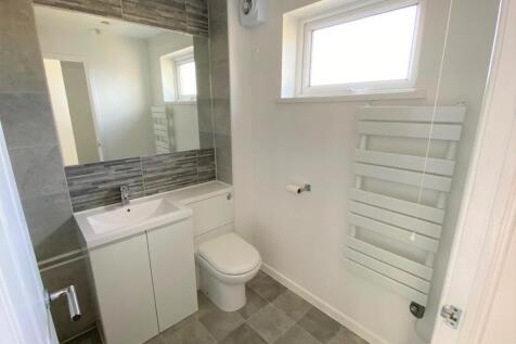 40 Reeds Way Bathroom