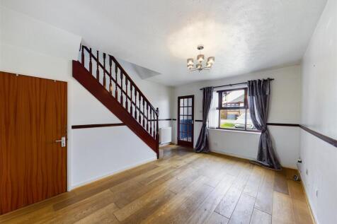 82 Meadowside Lounge