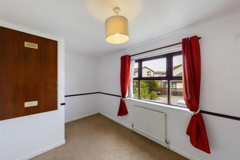 82 Meadowside Bedroom 2