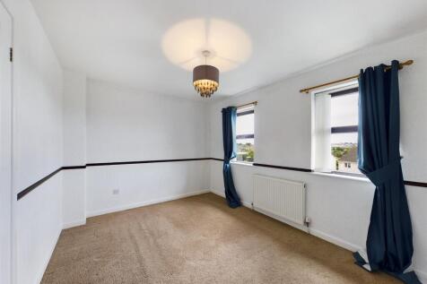 82 Meadowside Bedroom 1