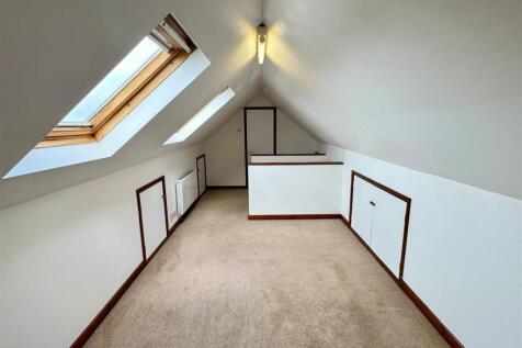 5a Parkland Close Loft Room