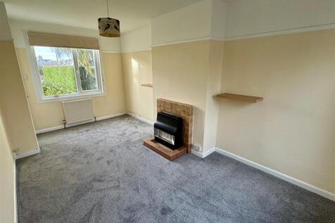 3 Leader Road Lounge