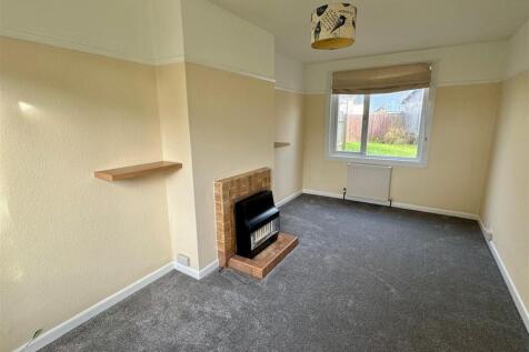 3 Leader Road Lounge