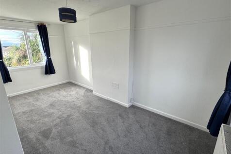 3 Leader Road Bedroom 1