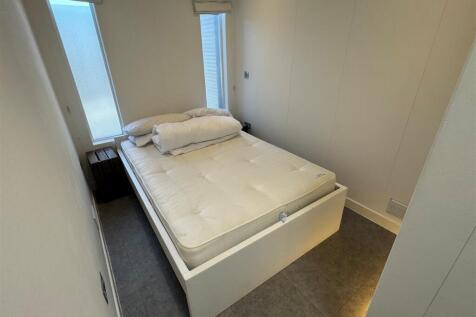 14 Drydock Bedroom