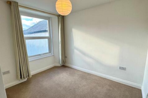 6c Trevose Avenue Bedroom