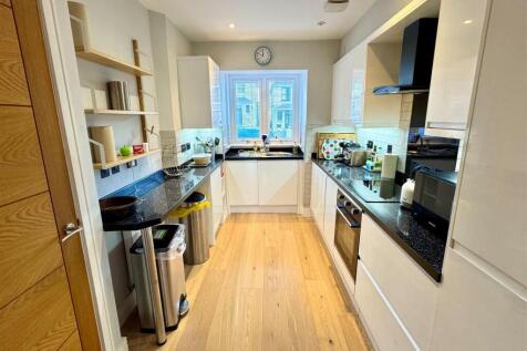 4 Ocean Heights Kitchen