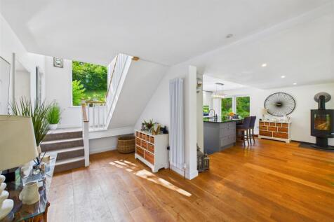 Entrance Hall into Open Plan Lounge/Kitchen