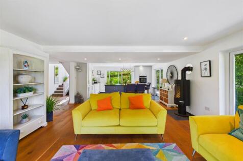 Lounge/Kitchen