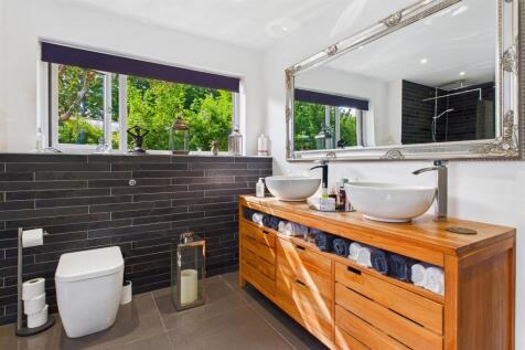 Bed 1 En-Suite