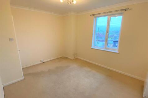 5 Henver Court Lounge
