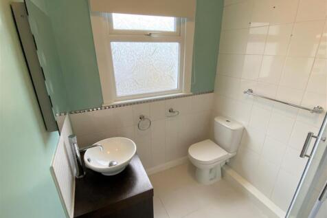 5 Henver Court Shower Room