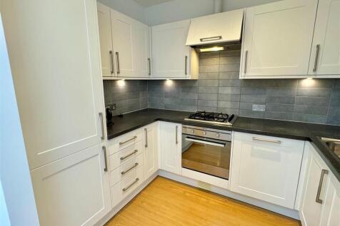 10 Tre Lowen Kitchen