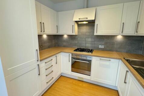 10 Tre Lowen Kitchen