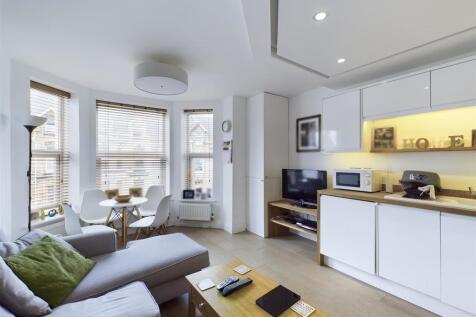 Lounge/Kitchen