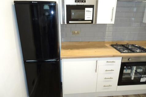 Fridgefreezer &amp; Microwave.JPG