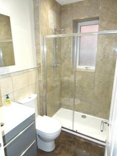 Shower Room (1).JPG